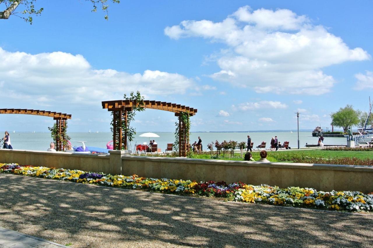 Strand Apartman บาลาตอนฟือเรด ภายนอก รูปภาพ